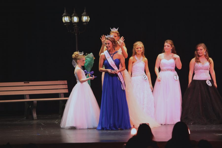 Sophomore Kirby Brown is crowned Miss Panorama. 