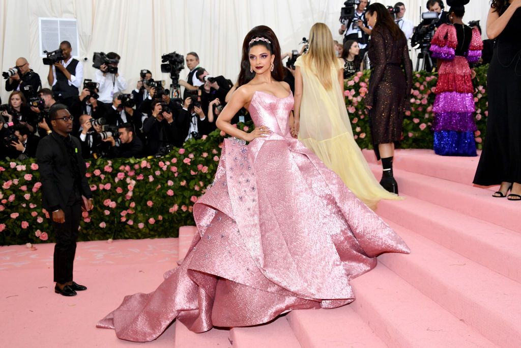 Gisele Bundchen in Dior attends the 2019 Met Gala in NYC. #bestdressed