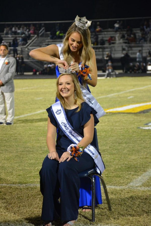 2020 CHS Homecoming Queen Jenna Moss being crowned. 