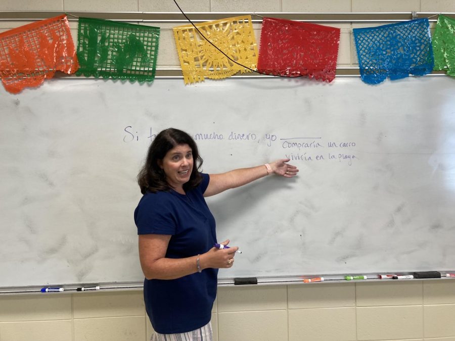 AP Spanish teacher Amanda Coates instructs her AP Spanish class on si clauses. Coates had 100% of her students pass the exam