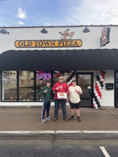 Old Town Pizza brings wood-fired flavor, unique ordering to Inman